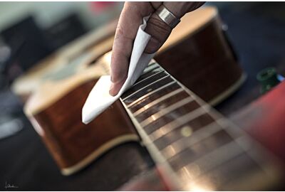 Como limpar um violão – guia rápido e essencial