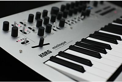 Korg lança Minilogue e reforça arsenal de sintetizadores analógicos