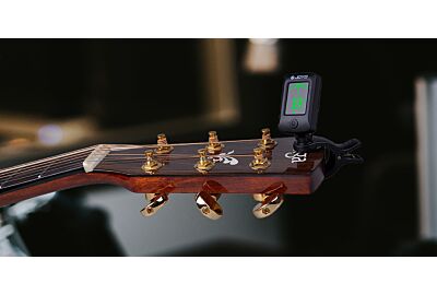 Qual o melhor afinador de vioião? Passo a passo para escolher o ideal