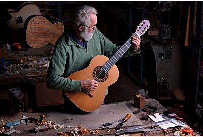 Afinal, o que é Luthier e como ele pode melhorar seu violão ou guitarra?