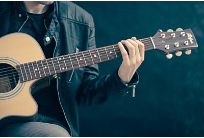 Qual a diferença entre violão de nylon e de aço?