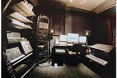 A orquestra virtual nos estúdios