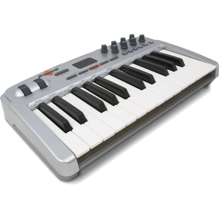 Controlador MIDI M-Audio Oxygen 8 V2 - Compacto e Versátil