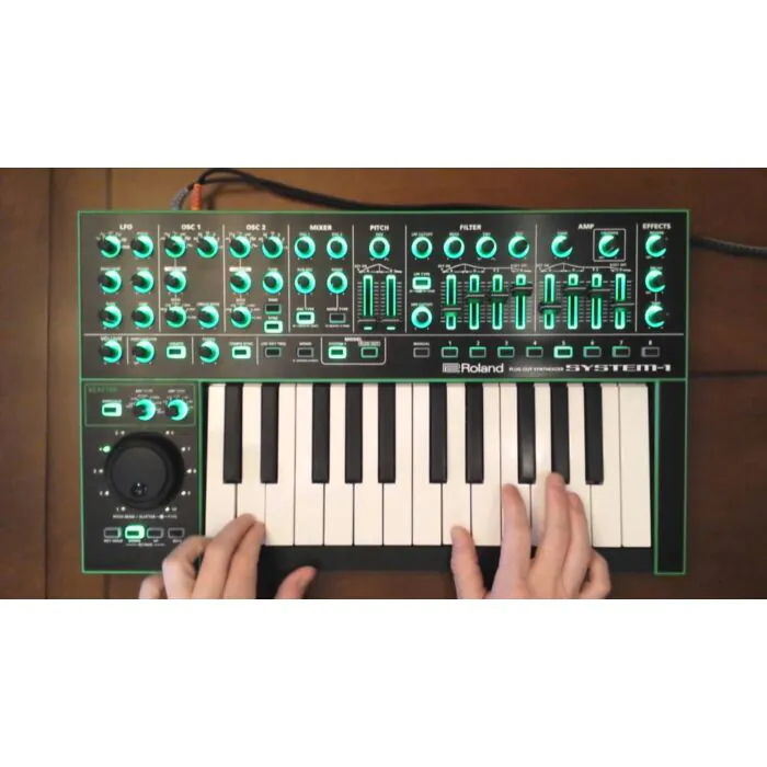 Roland System-1 Sintetizador Plug-Out AIRA