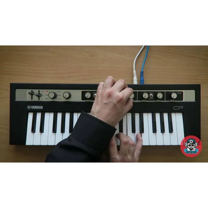 Yamaha Reface CP - Piano Elétrico de Alta Qualidade