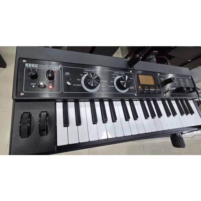 Korg microKORG XL+ Sintetizador Vocoder Preto Usado | Teclacenter