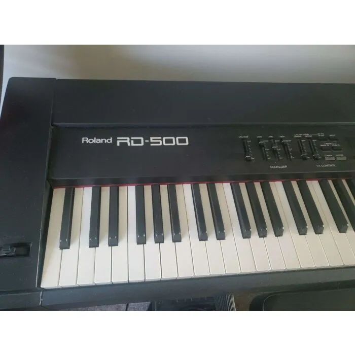 Piano Digital Roland RD-500 - Qualidade e Versatilidade em um só