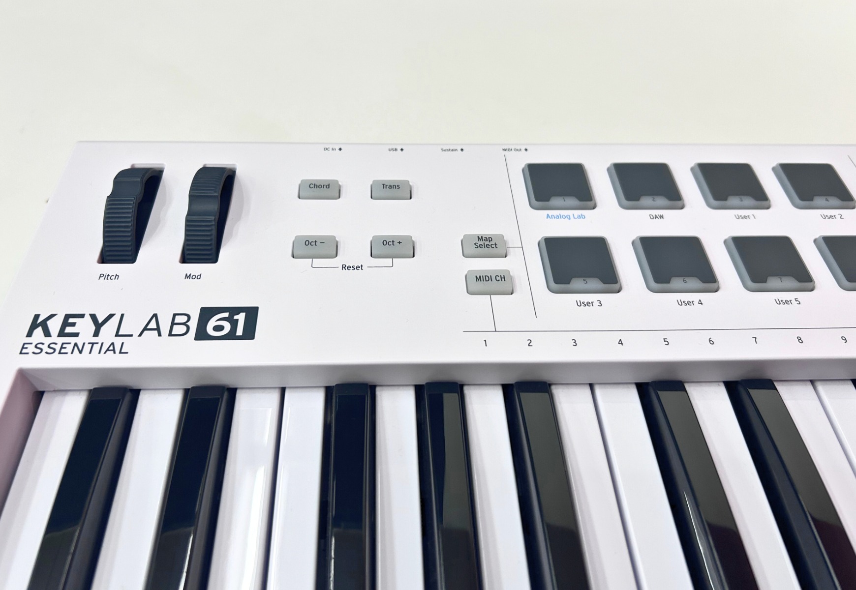 Teclado Controlador Arturia Keylab 61 Essential - Pads Sensíveis e