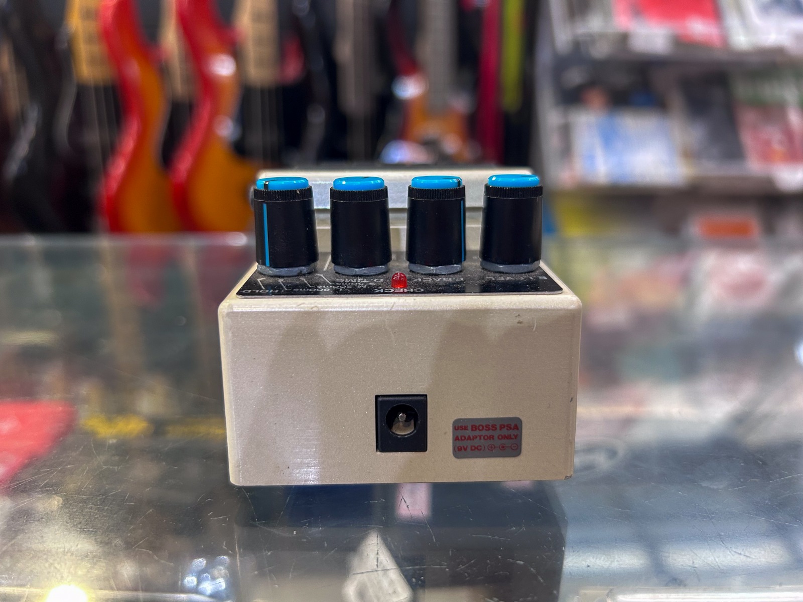 Roland Boss DD-3 Digital Delay Pedal - High-Quality Effects