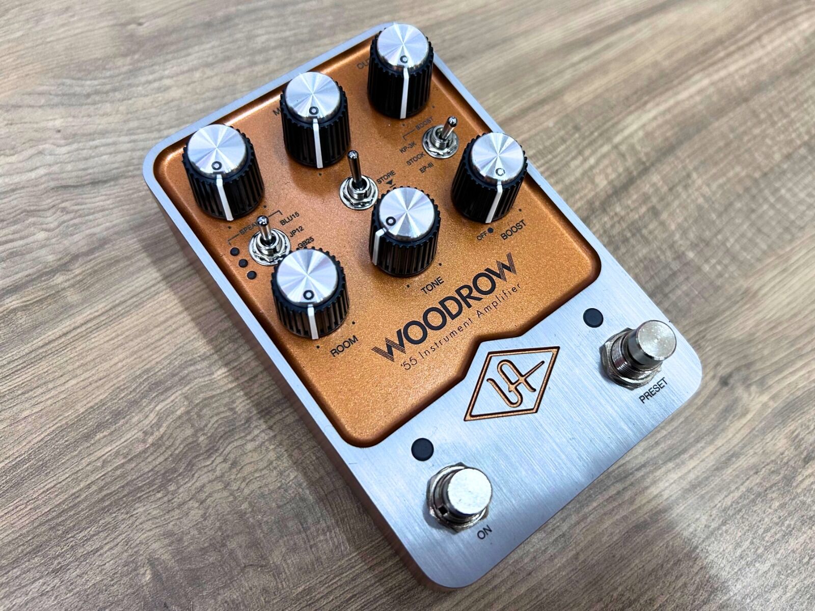 Pedal UAFX Woodrow '55 Instrument Amplifier - Prata - Show Room |