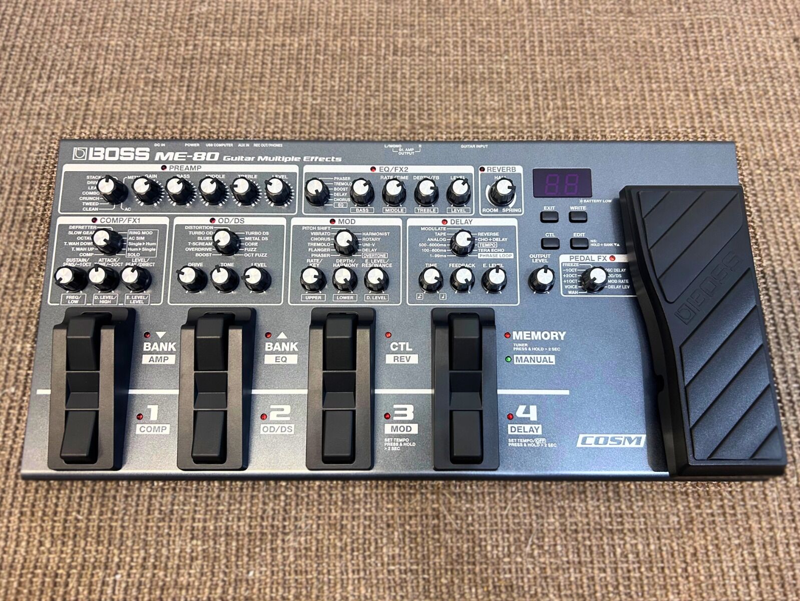 Pedaleira Boss ME-80 Multiefeitos para Guitarras - Preto - Usado