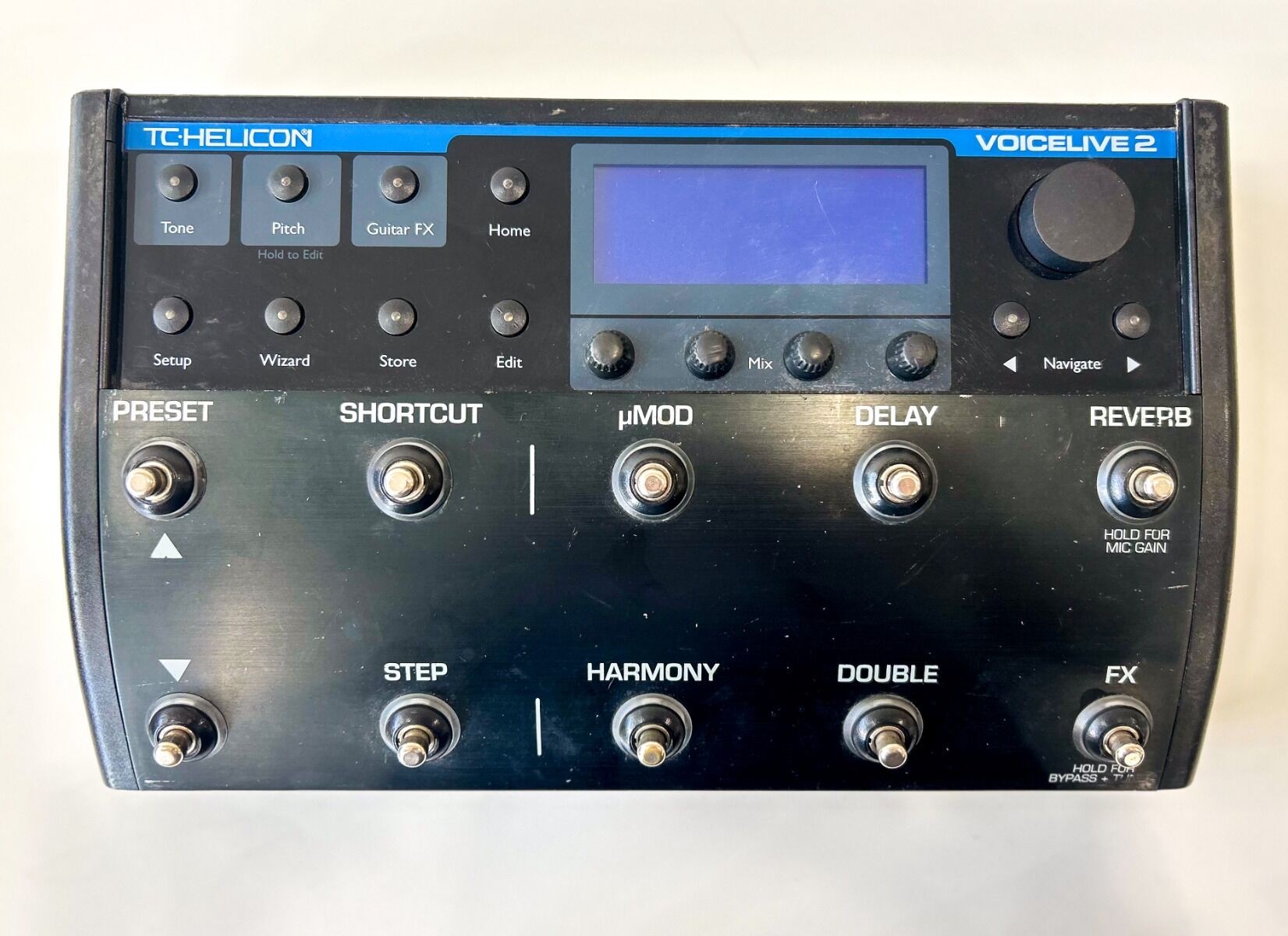 Processador de Voz TC-Helicon VoiceLive 2 Preto c/ Fonte - Usado