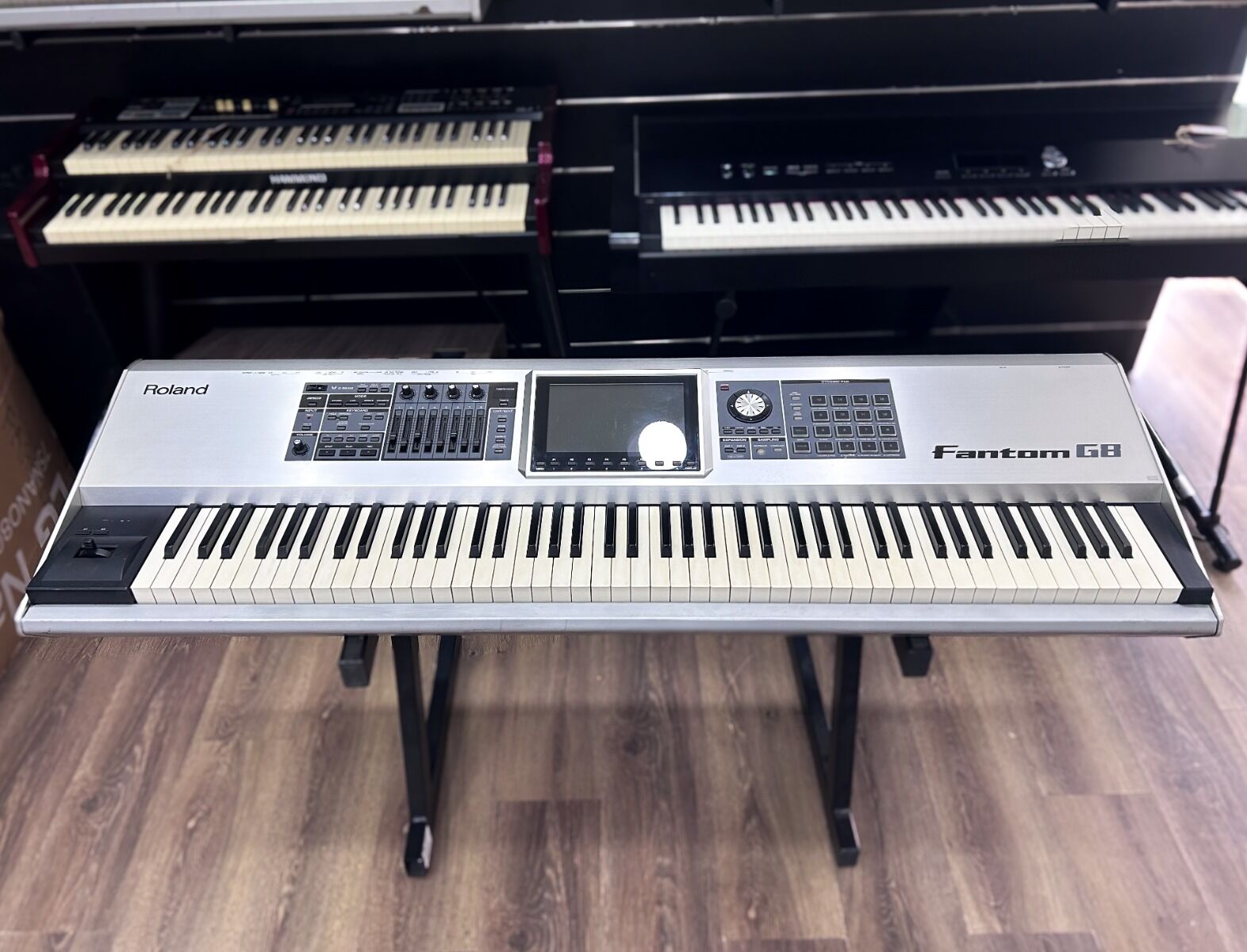 ROLAND Fantom-G8【中古】 tc-roland-fantomg8-0615151-01.jpg