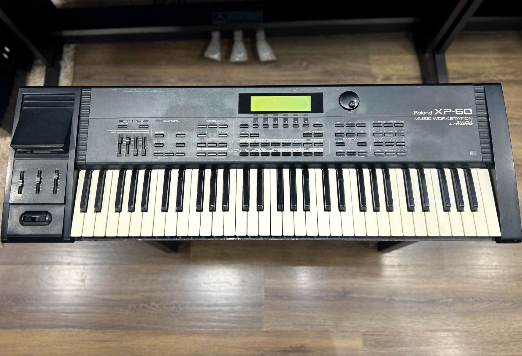 Teclado Workstation Roland XP-60 Preto - Usado c/ Bag