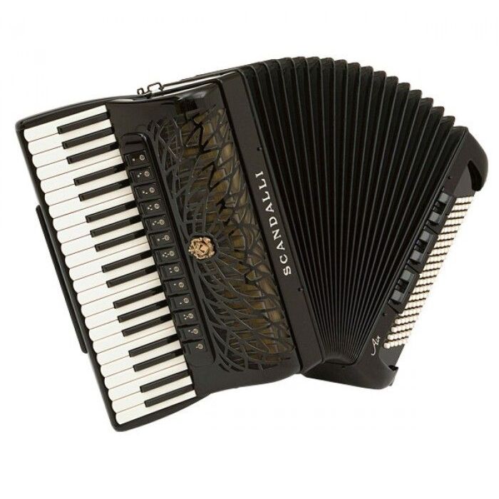 O acordeon Scandalli Air IV é um instrumento musical de alta qualidade, projetado para músicos profissionais e amadores que buscam um som autêntico e expressivo. Com um design elegante e moderno, este acordeon oferece uma ampla gama de recursos avançados,