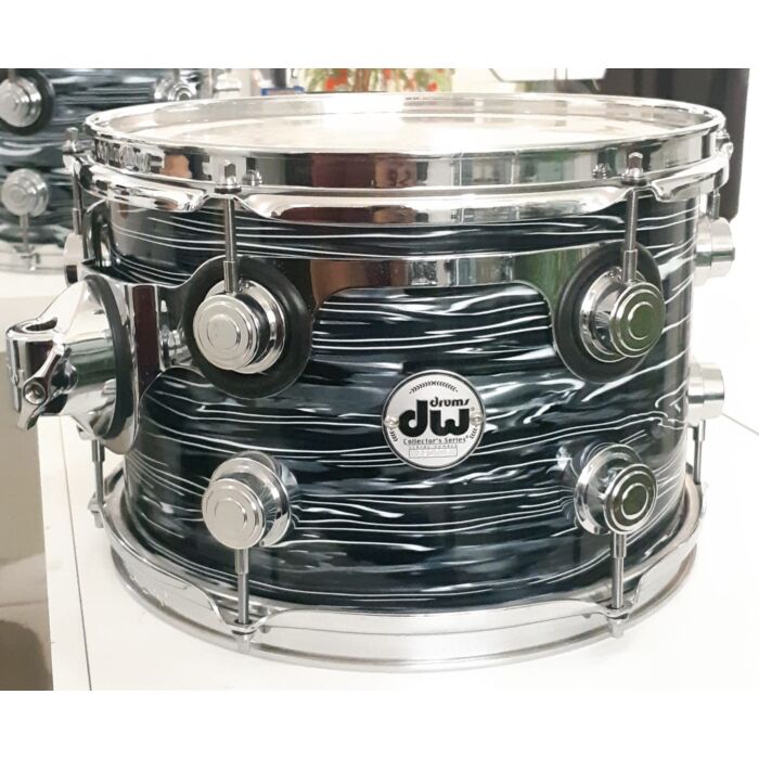 Bateria dw collectors series 6 peças bumbo de 22 ( sem ferragem ) - usado -bateria dw collectors series 6 peças bumbo de 22 ( sem ferragem ) - usado ID-9770