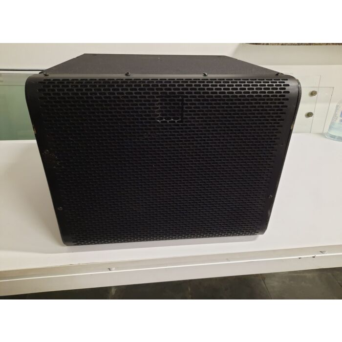 O Mak Pro MK-LA12SWA é um subwoofer usado que oferece graves potentes e profundos para complementar o som de qualquer sistema de áudio. Com uma potência de 500W RMS e uma resposta de frequência de 30Hz a 250Hz, este subwoofer é capaz de reproduzir sons gr