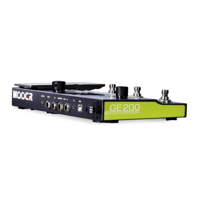 Mooer ge200 pedaleira multi-efeitos p/ guitarra Pedaleira multi efeitos para guitarra Mooer GE200 com display de LCD, 55 modelações de amplificadores, 26 tipos de simulação de gabinetes, 70 efeitos, 40 ritmos de bateria, função tap tempo e 200 presets. -m