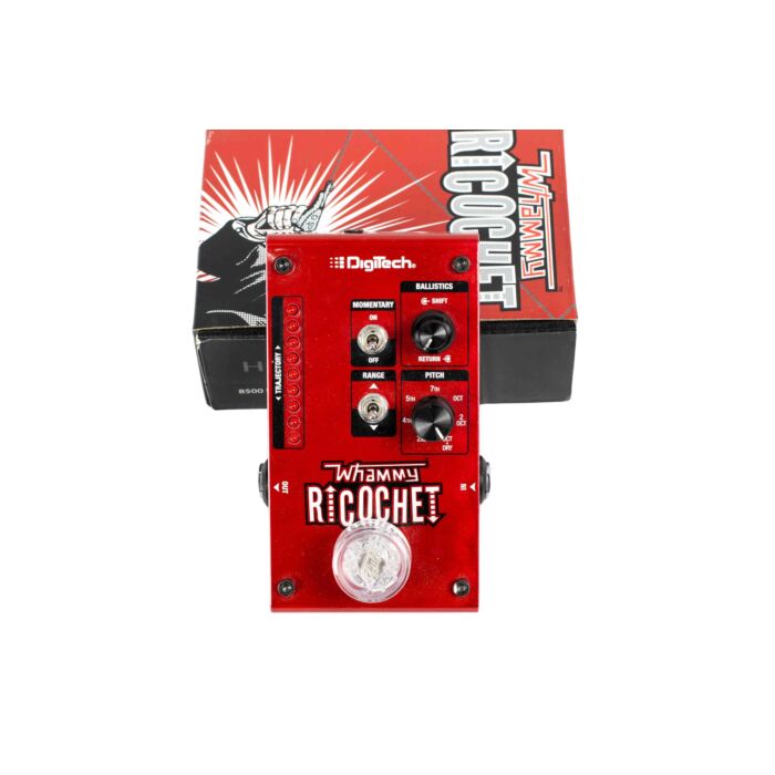 O Whammy Ricochet oferece controle inovador sobre os intervalos das notas com recursos Momentary switch e Ballistic para ascensão e retorno. Com sete opções de intervalo, incluindo oitava dupla, o pedal compacto permite modificar as notas apenas pressiona
