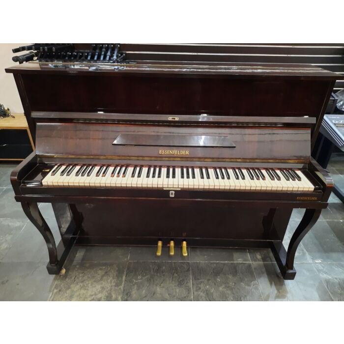 Piano acústico essenfelder armário - usado Em perfeito estado, 88 notas 3 pedais com banqueta-Piano Acústico Essenfelder Armário - Usado ID-20948