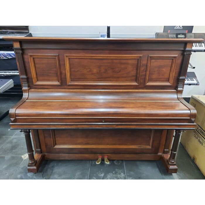 Piano Blüthner Leipzig Acústico de Armário Marca: Blüthner Leipzig Modelo: Tipo de piano: Vertical Quantidade de teclas: 88-Piano Bluthner Leipzig Acústico de Armário - Usado ID-83955