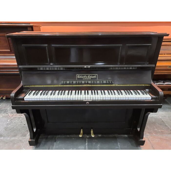 Piano Collard & Collard London Acústico Vertical - Usado Marca: Collard London​ Modelo:  Tipo de piano: Vertical Quantidade de teclas: 88-Piano Collard London Acústico Vertical - Usado ID-84327