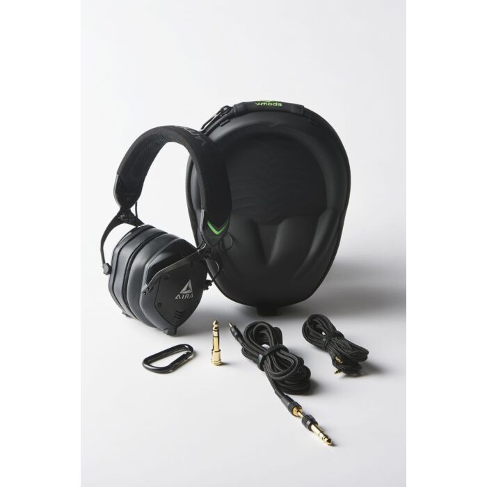 O fone de ouvido Roland AIRA M-100 é um equipamento de alta qualidade sonora, ideal para músicos e produtores que buscam uma experiência de áudio imersiva e precisa. Com design moderno e confortável, o M-100 possui drivers de 50mm e tecnologia V-Moda Cros