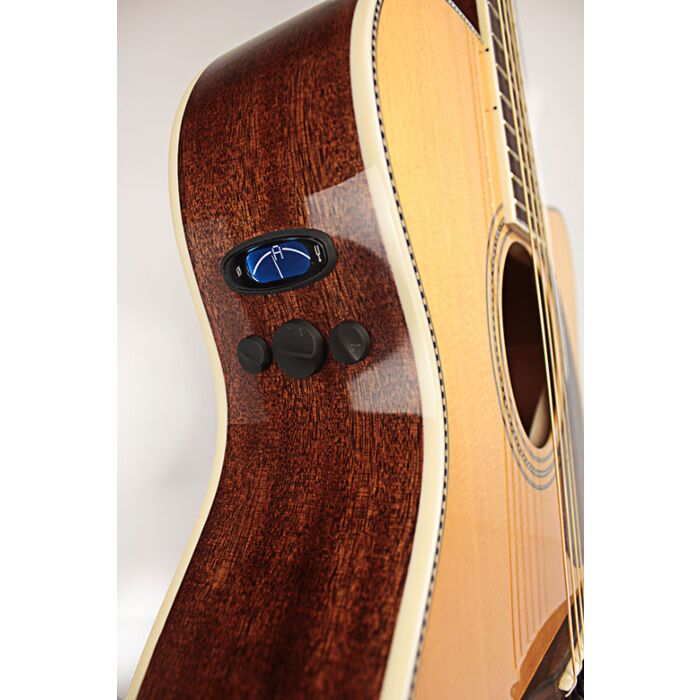 Violão fender triple'0 pm-3 standard com case paramount series Violão 6 cordas- Corpo estilo Orchestra Cutaway- tampo em sitka spruce maciço c/ friso quadriculado- fundo e lados em mahogany maciço c/ friso branco- acabamento brilhante- braço em mahogany -