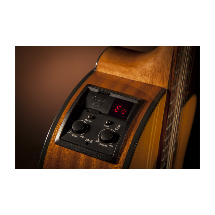 Violão takamine gc1ce lh VIOLÃO TAKAMINE GC1CE LH - Modelo clássico elétrico para canhoto da linha de entrada da Takamine, acabamento natural brilhante, braço em Mogno, tampo em Spruce e pré-amplificador TP-4T.-violão takamine gc1ce lh ID-9851