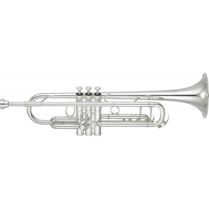 O Yamaha Xeno YTR-8335GS Trompete é um instrumento de sopro de alta qualidade, fabricado no Japão com materiais de primeira linha. Com acabamento em ouro e prata, este trompete é perfeito para músicos profissionais que buscam um som potente e preciso. A m