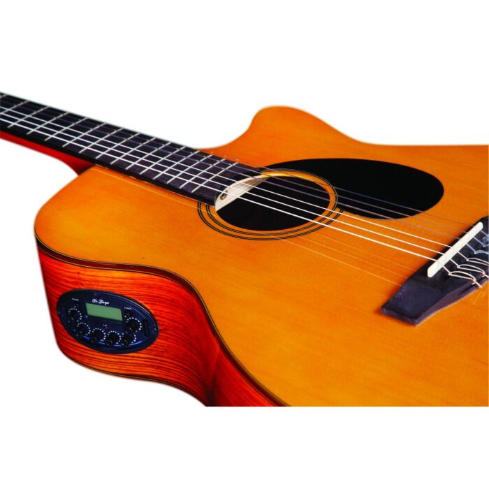 Di giorgio talent 1 slim violão flat de nylon eletroacústico Di Giorgio Talent 1 - Violão eletroacústico, formato SLIM CUTAWAY, com cordas de nylon, caixa em Zebrano, tampo em Spruce Canadense, escala em Pau Ferro com 19 trastes em Alpaca e tarraxas doura