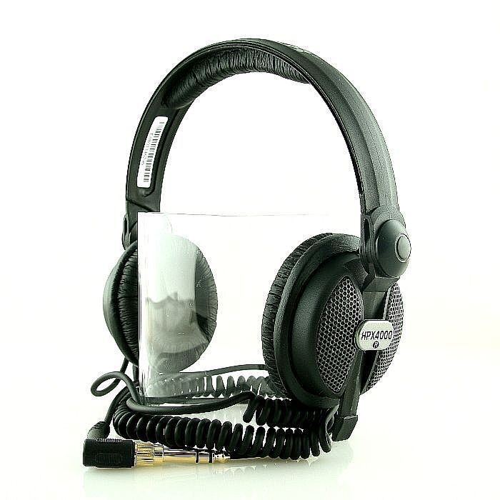 O Behringer HPX4000 é um fone de ouvido profissional que oferece uma qualidade de som excepcional. Com drivers de alta definição de 40mm, ele proporciona graves profundos e agudos nítidos. Além disso, possui uma construção robusta e confortável, com almof O Behringer HPX4000 é um fone de ouvido profissional que oferece uma qualidade de som excepcional. Com drivers de alta definição de 40mm, ele proporciona graves profundos e agudos nítidos. Além disso, possui uma construção robusta e confortável, com almof