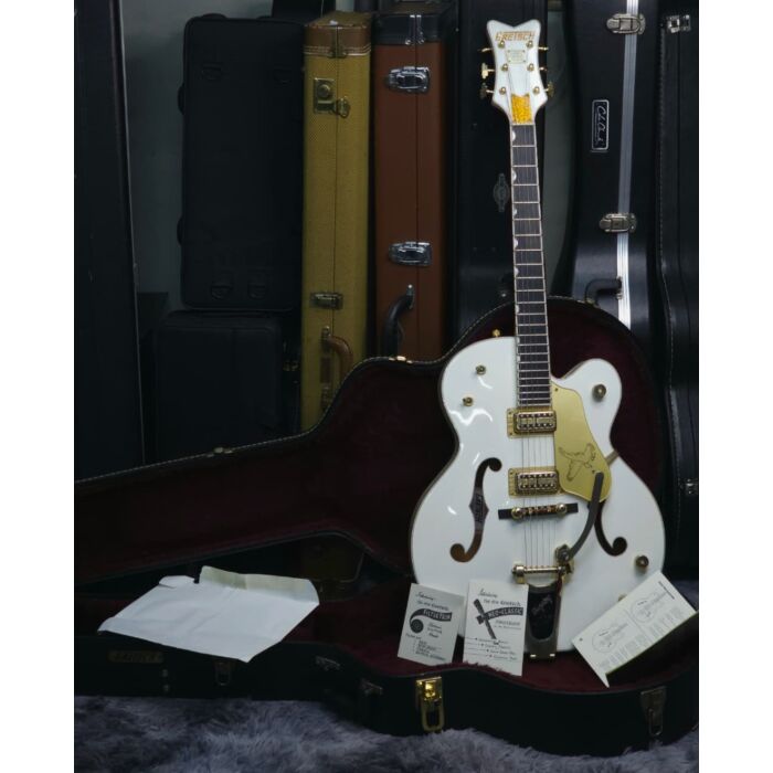 Comprar Guitarra Gretsch White Falcon G6136T Usada - Com Case | Ícone Vintage e Sonoridade Premium - 1 Comprar Guitarra Gretsch White Falcon G6136T Usada - Com Case | Ícone Vintage e Sonoridade Premium - 1