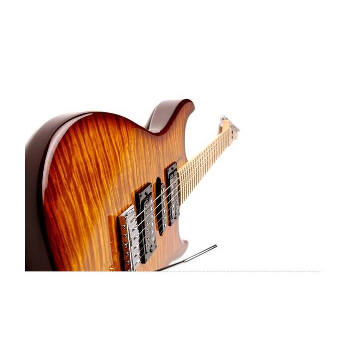 A Godin Freeway Classic é uma guitarra elétrica de alta qualidade, projetada para músicos exigentes que buscam um som poderoso e versátil. Com um corpo em mogno e tampo em maple, ela oferece um timbre rico e equilibrado, além de um sustain incrível. Seu b A Godin Freeway Classic é uma guitarra elétrica de alta qualidade, projetada para músicos exigentes que buscam um som poderoso e versátil. Com um corpo em mogno e tampo em maple, ela oferece um timbre rico e equilibrado, além de um sustain incrível. Seu b