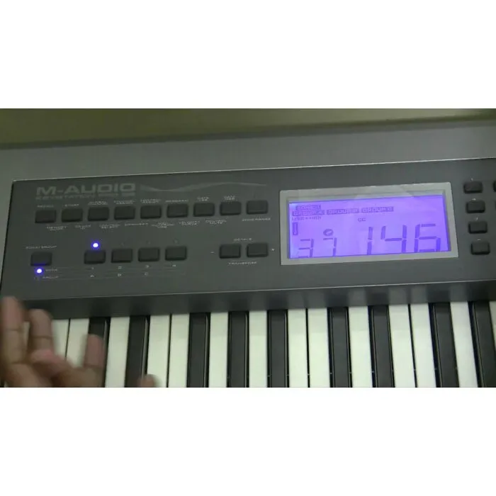 Controlador MIDI M-Audio Keystation 88 Pro | TeclaCenter Instrume