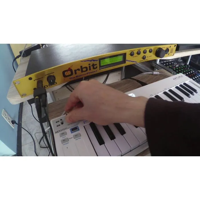 e-mu orbit v2 módulo - usado | TeclaCenter Instrumentos Musicais