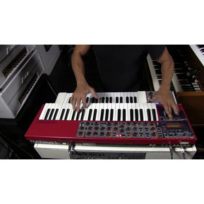 Sintetizador Nord Lead 3 - Som analógico e digital em um só equip