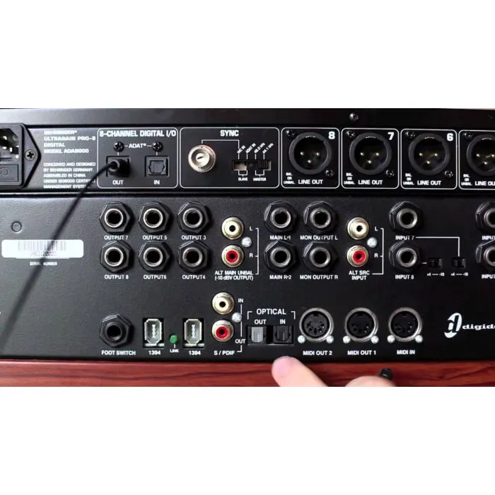 Conversor Behringer ADA8000 ADAT com pré AD-DA de alta qualidade