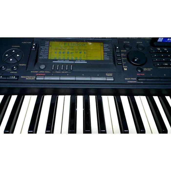 Yamaha PSR-620 Teclado com 141 vozes e kits de percussão automáti