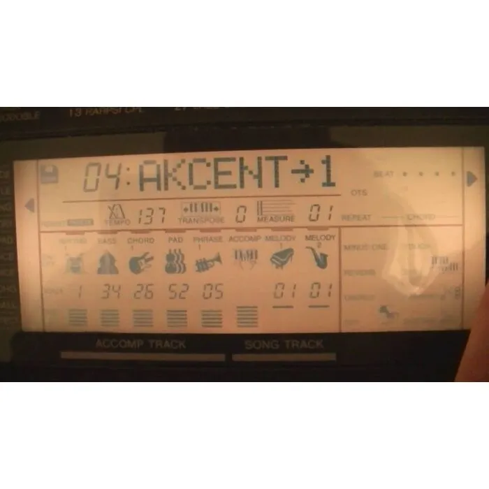 Yamaha PSR-620 Teclado com 141 vozes e kits de percussão automáti