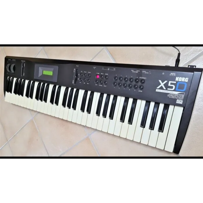 Módulo sintetizador Korg X5DR - qualidade sonora excepcional. | T