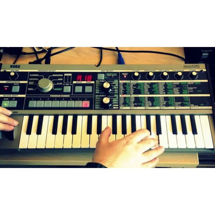 korg microkorg mk-1-gd sintetizador | TeclaCenter Instrumentos Mu