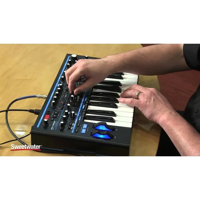 Novation BASS STATION II Sintetizador Monofônico Analógico | Tecl
