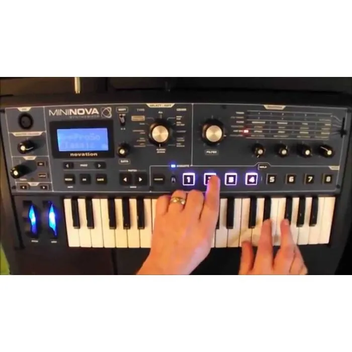 Novation MININOVA Sintetizador | TeclaCenter Instrumentos Musicai