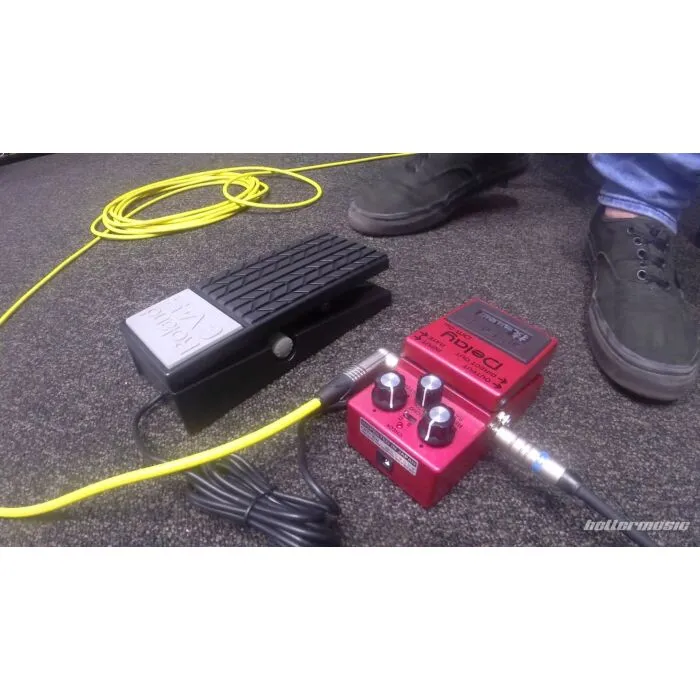 Roland EV-5 Pedal Expressão | TeclaCenter Instrumentos Musicais