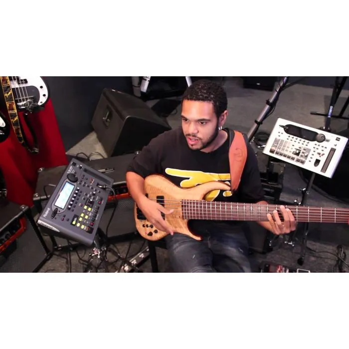 Sintetizador de contrabaixo Roland VB-99 - Som profissional e ver