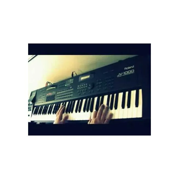 Roland JV-1000: A Powerful Workstation for Music Production | Tec