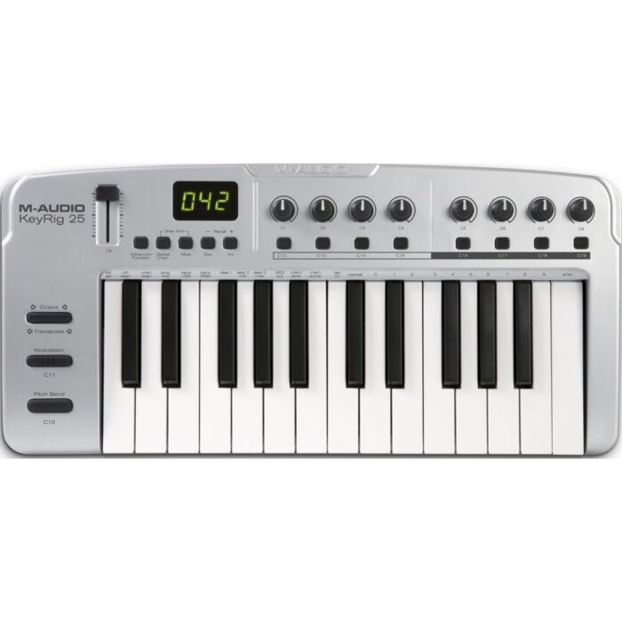 O M-Audio KeyRig 25 é um teclado controlador de 25 teclas tipo Synth Action e 16 canais MIDI, ideal para quem busca mobilidade extrema em soluções para computadores Mac e PC. Com a marca M-Audio, é uma opção para músicos que buscam qualidade e praticidade
