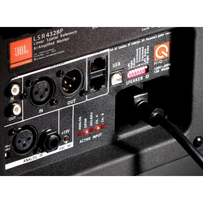 O JBL LSR4326P é um monitor de estúdio de alta qualidade, projetado para oferecer uma reprodução de som precisa e detalhada. Com uma resposta de frequência ampla e uma potência de saída de 165 watts, este monitor é capaz de lidar com uma ampla gama de fon O JBL LSR4326P é um monitor de estúdio de alta qualidade, projetado para oferecer uma reprodução de som precisa e detalhada. Com uma resposta de frequência ampla e uma potência de saída de 165 watts, este monitor é capaz de lidar com uma ampla gama de fon