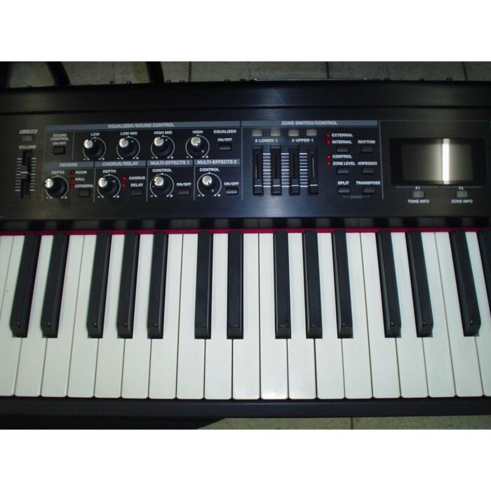 O Roland RD-700GX é um piano digital profissional de alta qualidade, projetado para músicos exigentes que buscam um som autêntico e uma experiência de toque realista. Com teclas ponderadas e sensíveis à velocidade, o RD-700GX oferece uma ampla gama de son O Roland RD-700GX é um piano digital profissional de alta qualidade, projetado para músicos exigentes que buscam um som autêntico e uma experiência de toque realista. Com teclas ponderadas e sensíveis à velocidade, o RD-700GX oferece uma ampla gama de son